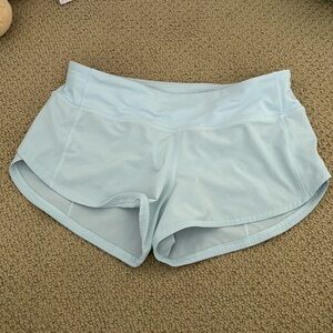 LIKE NEW Lululemon 2.5” speed up shorts size 4